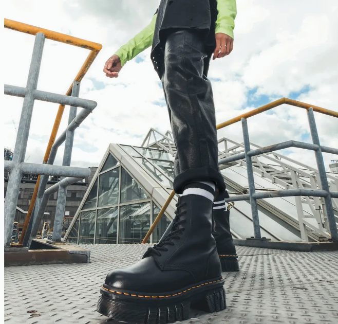 Dr. Martins Audrick Platform Boot - Size 9