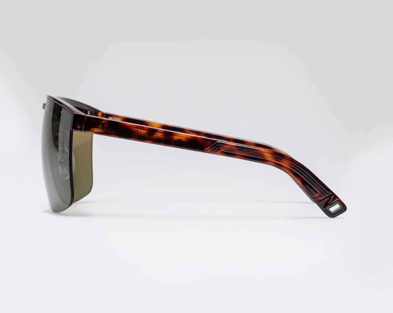 Indescratchables Renew Oversized Shield Frames