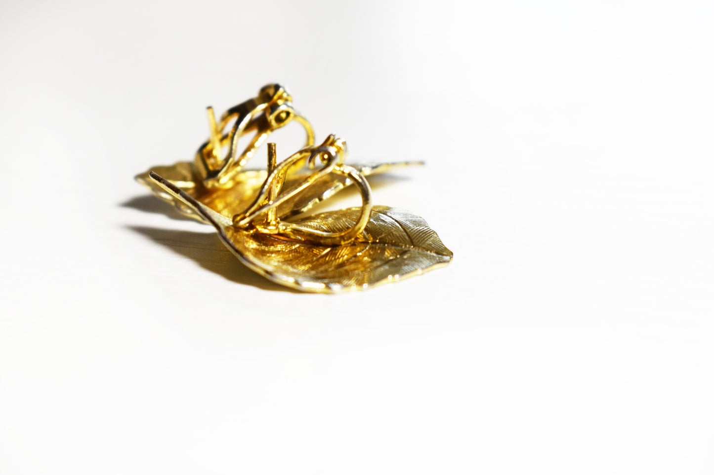 Vintage Dior Style Elegant Gold-Tone Leaf Earrings