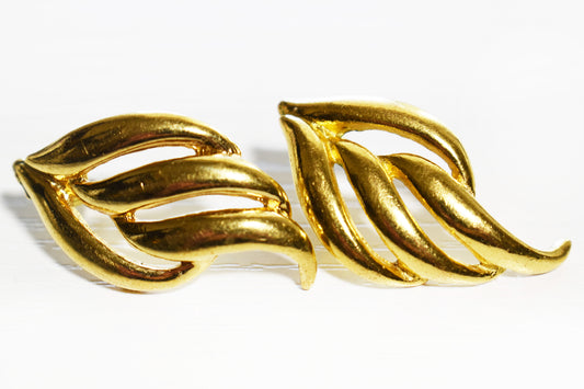 Vintage Leaf Motif Earrings