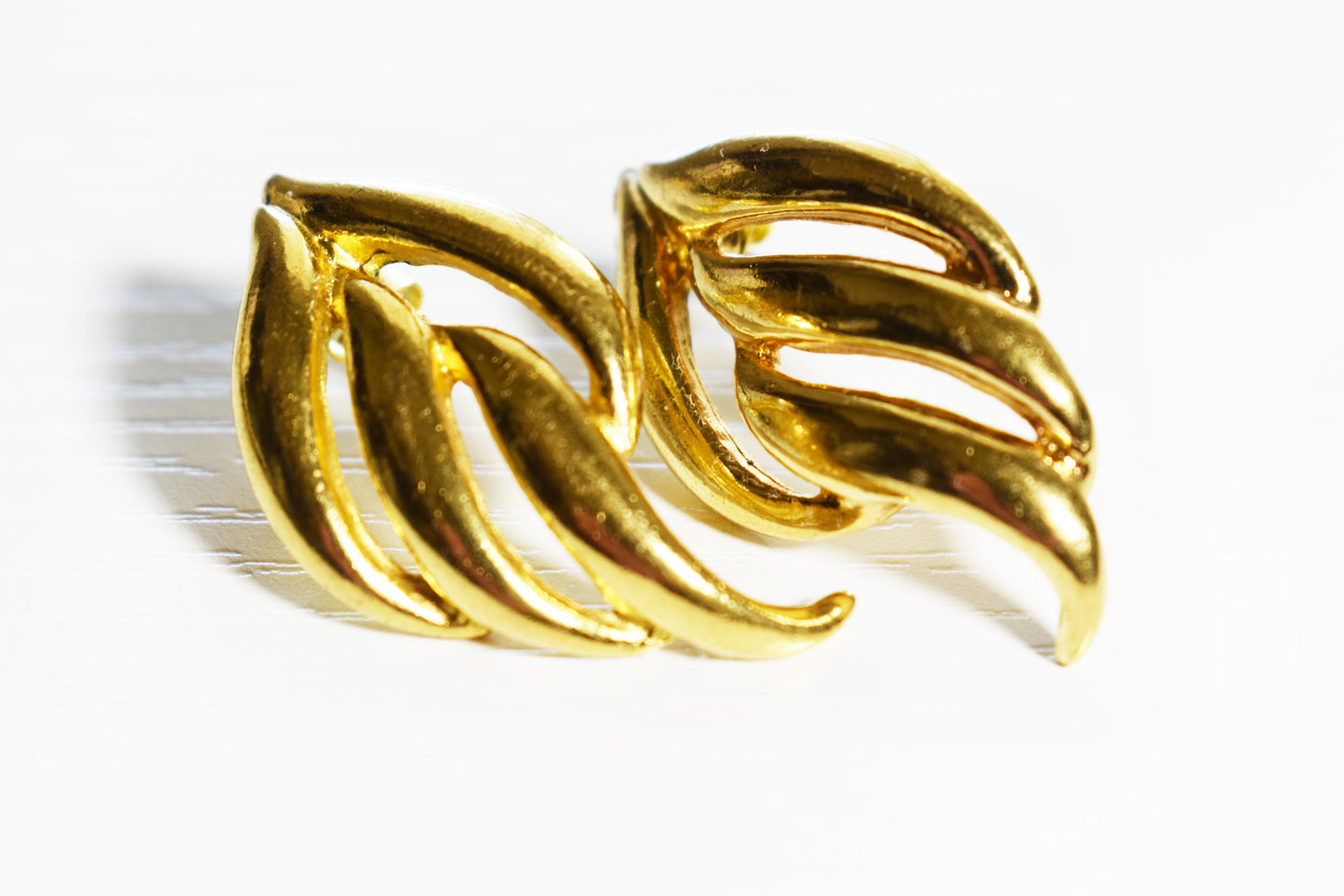 Vintage Leaf Motif Earrings