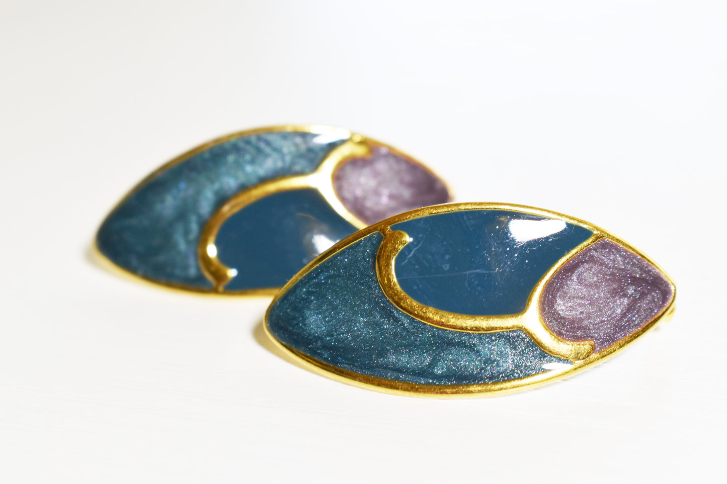 Vintage Simply Whispers Gold-tone Lanceolate Shape Enamel Earrings