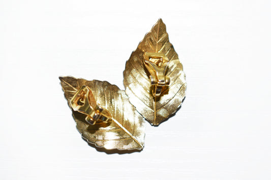 Vintage Dior Style Elegant Gold-Tone Leaf Earrings