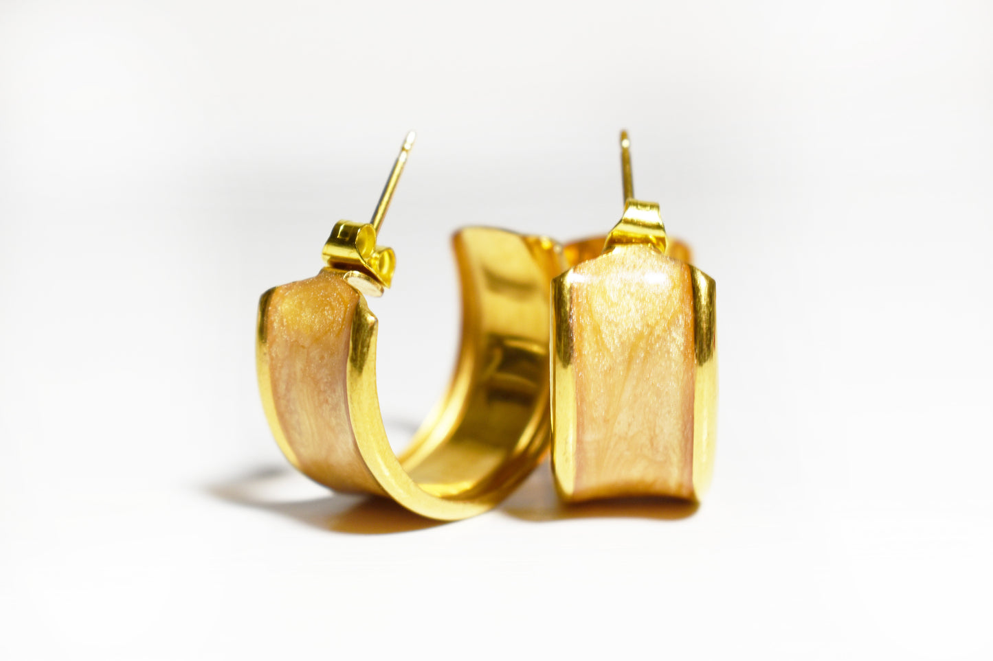 Vintage Simply Whispers Small Enamel Hoop Earring in Metallic Gold